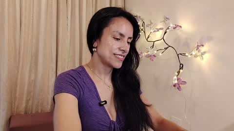 Snapshot of sofibelladelavega chatting on March 30, 7:04 pm Sofi Bella online show from March 30, 7:04 pm