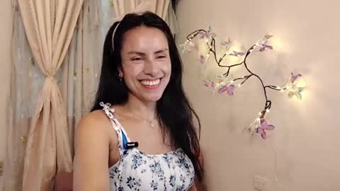 Snapshot of sofibelladelavega chatting on April 26, 7:22 pm Sofi Bella online show from April 26, 7:22 pm