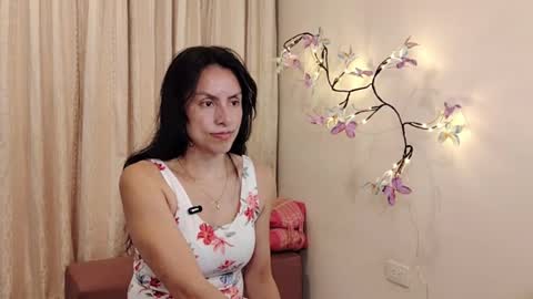 Snapshot of sofibelladelavega chatting on May 12, 7:22 pm Sofi Bella online show from May 12, 7:22 pm