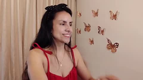 Snapshot of sofibelladelavega chatting on June 10, 7:35 pm Sofi Bella online show from June 10, 7:35 pm