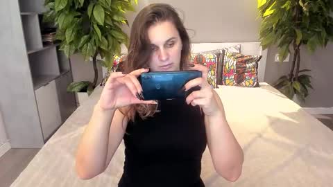 Sofi online show from November 17, 8:03 pm