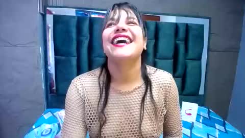 Snapshot of soficutesmilefon chatting on June 10, 4:28 pm soficutesmilefon online show from June 10, 4:28 pm