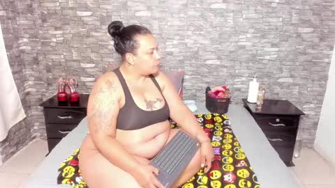 Vicky  online show from December 30, 9:37 am