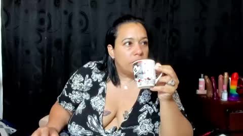 Snapshot of sofie_storm chatting on April 22, 11:01 am Vicky online show from April 22, 11:01 am