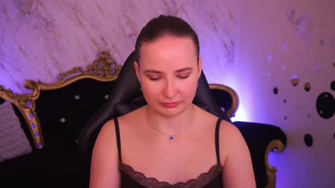 Snapshot of sofiebloom chatting on March 31, 3:12 pm Sofie online show from March 31, 3:12 pm