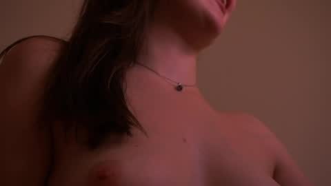 Snapshot of sofiebloom chatting on April 6, 4:46 am Sofie online show from April 6, 4:46 am
