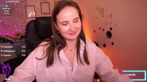 Snapshot of sofiebloom chatting on April 13, 3:01 am Sofie online show from April 13, 3:01 am