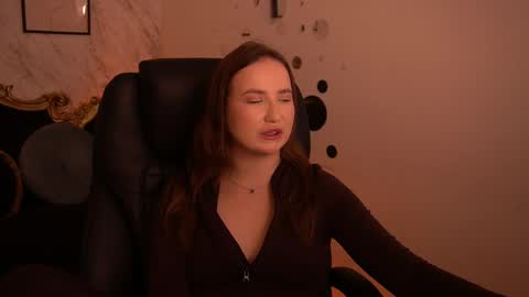 Snapshot of sofiebloom chatting on May 24, 8:25 pm Sofie online show from May 24, 8:25 pm