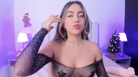 Snapshot of sofiebunnie chatting on December 2, 11:23 pm sofiebunnie online show from December 2, 11:23 pm