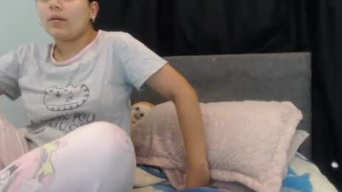 Snapshot of sofigarcia17 chatting on December 2, 2:31 am sofi online show from December 2, 2:31 am