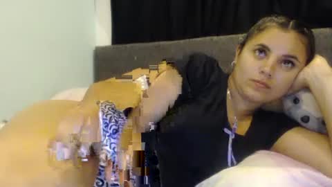 Snapshot of sofigarcia17 chatting on February 25, 2:47 am sofi online show from February 25, 2:47 am