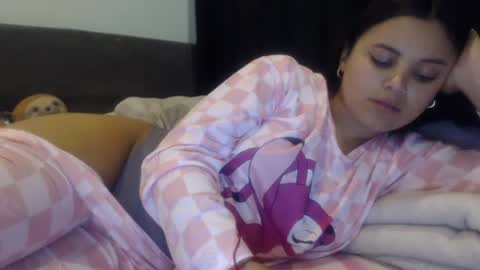 Snapshot of sofigarcia17 chatting on September 22, 1:29 am sofi online show from September 22, 1:29 am