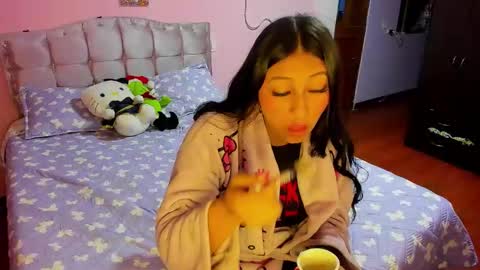 Snapshot of sofii_1219 chatting on March 6, 9:17 am SOFI online show from March 6, 9:17 am