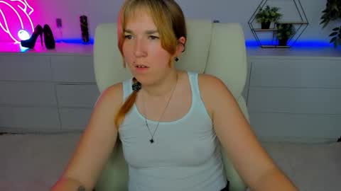 Snapshot of sofii_darling chatting on October 7, 5:54 pm sofii_darling online show from October 7, 5:54 pm