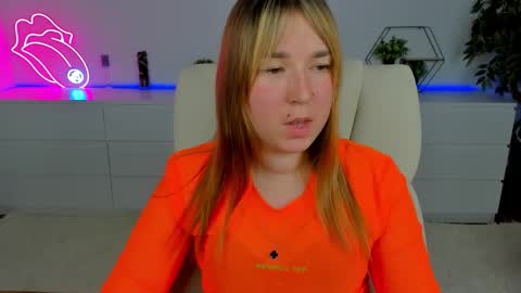 Snapshot of sofii_darling chatting on November 20, 5:56 pm sofii_darling online show from November 20, 5:56 pm