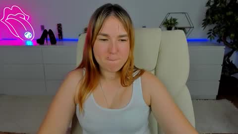 Snapshot of sofii_darling chatting on November 21, 6:39 pm sofii_darling online show from November 21, 6:39 pm