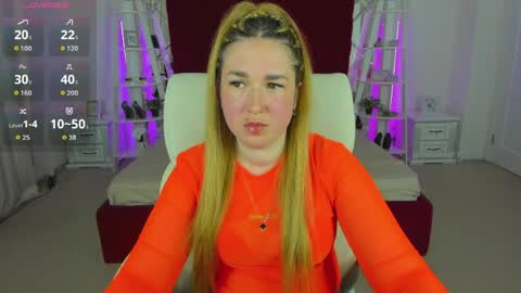 Snapshot of sofii_darling chatting on April 9, 4:45 pm sofii_darling online show from April 9, 4:45 pm