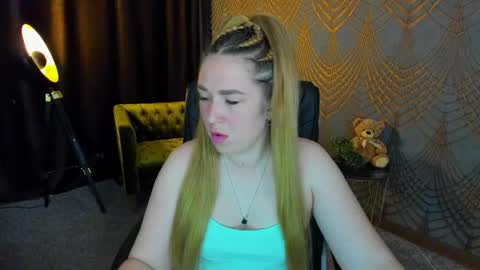 Snapshot of sofii_darling chatting on April 12, 4:45 pm sofii_darling online show from April 12, 4:45 pm