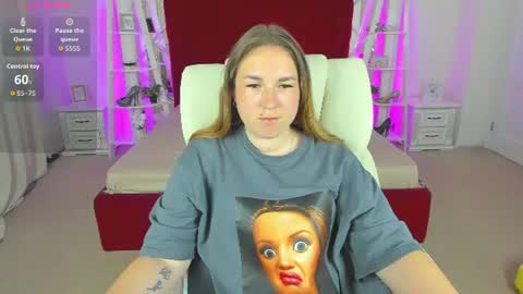 Snapshot of sofii_darling chatting on June 11, 5:00 pm sofii_darling online show from June 11, 5:00 pm