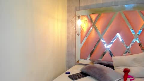 Snapshot of sofii_miller_ chatting on December 28, 9:40 pm online show from December 28, 9:40 pm