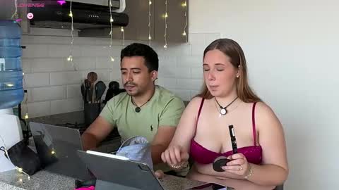 Snapshot of sofii_n_diego chatting on February 18, 9:22 pm sofii_n_diego online show from February 18, 9:22 pm