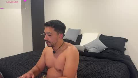 Snapshot of sofii_n_diego chatting on April 26, 11:13 pm sofii_n_diego online show from April 26, 11:13 pm