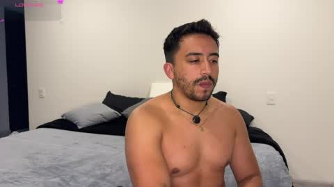 Snapshot of sofii_n_diego chatting on April 28, 11:32 pm sofii_n_diego online show from April 28, 11:32 pm