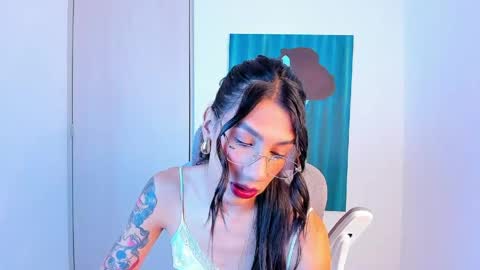 Snapshot of sofiia_grey_ chatting on April 5, 1:08 pm Sofi online show from April 5, 1:08 pm