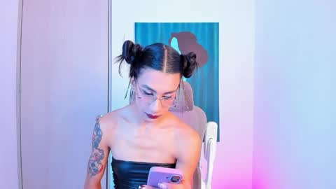 Snapshot of sofiia_grey_ chatting on April 21, 4:01 pm Sofi online show from April 21, 4:01 pm