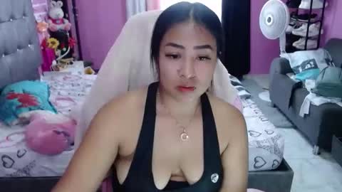 Snapshot of sofiiadreams chatting on March 18, 7:17 pm sofia Dreams online show from March 18, 7:17 pm