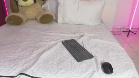   online show from April 27, 9:46 pm