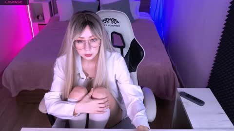 Sofia online show from October 6, 3:04 am