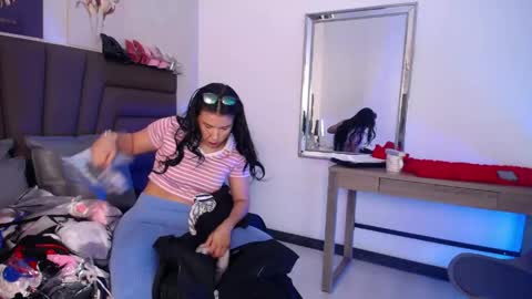 Snapshot of sofiperez_ chatting on April 15, 11:06 am online show from April 15, 11:06 am
