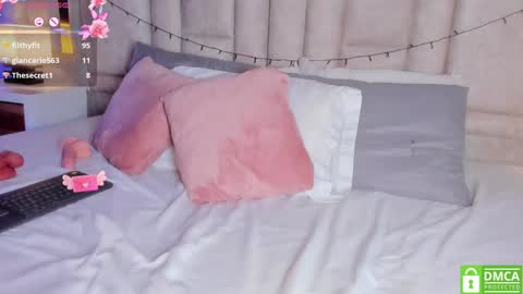 Snapshot of sofiscott_ chatting on February 7, 11:34 pm Sofia online show from February 7, 11:34 pm