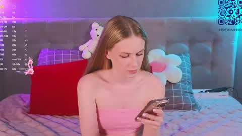Snapshot of soft_babe chatting on April 19, 6:43 pm Milisa online show from April 19, 6:43 pm