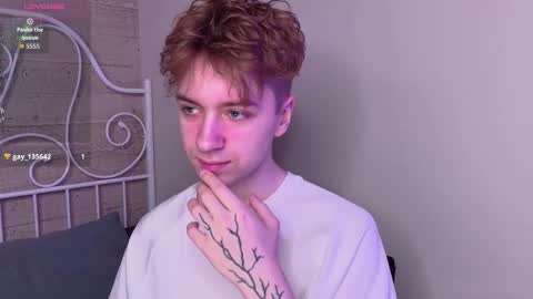 Snapshot of softcrave chatting on November 27, 8:55 pm PAUL online show from November 27, 8:55 pm