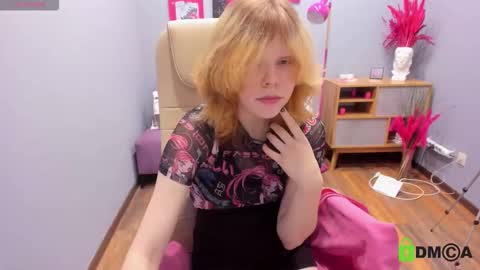 Snapshot of softflame chatting on December 14, 4:56 pm softflame online show from December 14, 4:56 pm