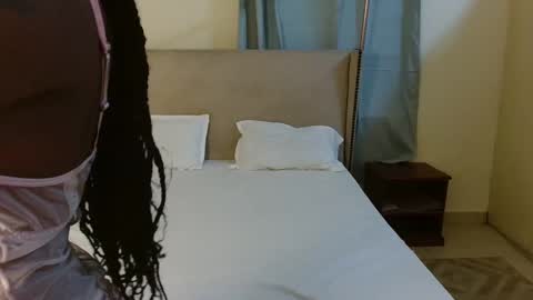 softlysinful online show from December 1, 12:43 pm