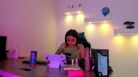 Snapshot of softprincess_ chatting on June 15, 4:15 am Soft online show from June 15, 4:15 am