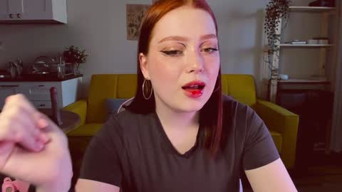 Snapshot of sofy_benson chatting on December 13, 9:46 am Sofy online show from December 13, 9:46 am