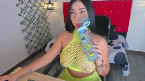 sofy_muller_ online show from August 4, 9:06 pm