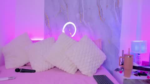 Snapshot of sofynovoa chatting on March 28, 3:17 am online show from March 28, 3:17 am