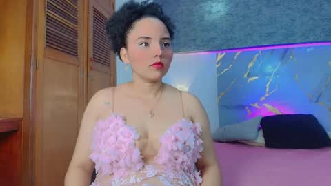 Snapshot of sol__latina chatting on May 10, 2:11 pm Sol Latiana online show from May 10, 2:11 pm