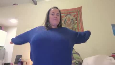 Snapshot of sola_limelight chatting on April 22, 2:58 am sola_limelight online show from April 22, 2:58 am