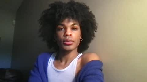 SolaceEve online show from November 24, 6:51 pm