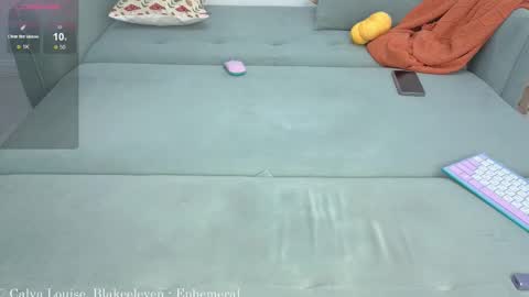 SolarAlice online show from October 18, 7:47 pm