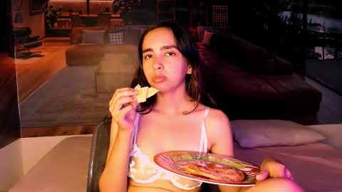 solarboom18 online show from November 26, 7:04 pm