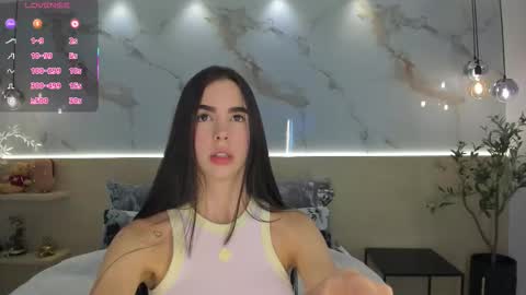 Snapshot of solavelar chatting on March 15, 11:33 pm Sol Avelar online show from March 15, 11:33 pm