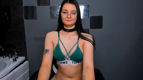 Snapshot of solazolaa chatting on September 13, 1:49 am Sonya online show from September 13, 1:49 am