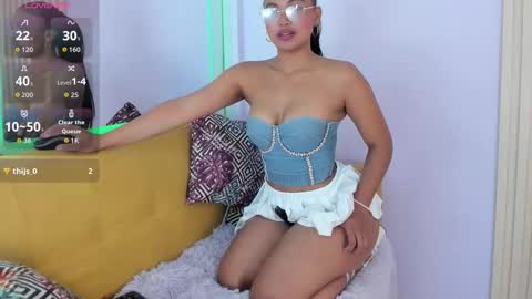 Snapshot of solenefontaine chatting on March 17, 6:44 pm Soleine online show from March 17, 6:44 pm